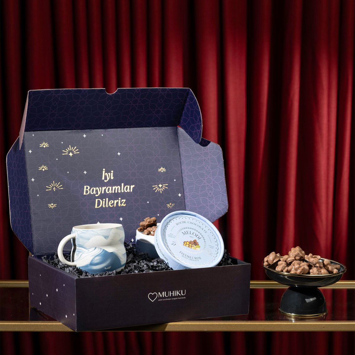 Sevdiklerinizle birlikte sağlık, huzur ve mutluluk dolu bir bayram geçirmenizi dileriz. İyi bayramlar!