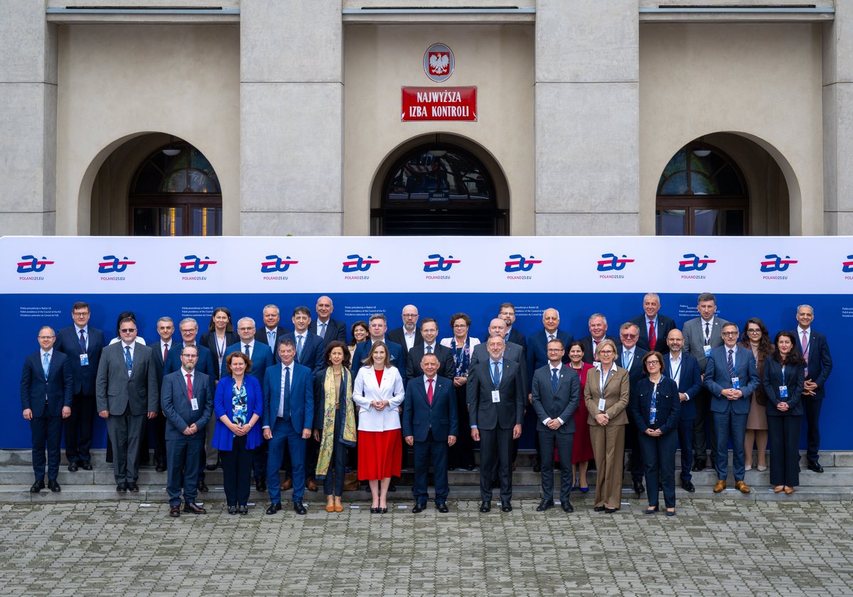 Valsts kontrole 🇱🇻 🇺🇦 (@vkontrole) on Twitter photo 🔵 Valsts kontroles padomes loceklis <a href="/GatisLitvins/">Gatis Litvins</a> starptautiskā konferencē “Eiropas Savienības dalībvalstu drošība Augstāko revīzijas iestāžu skatījumā” diskutēja par aktuālajiem drošības izaicinājumiem un Augstāko revīzijas iestāžu lomu mūsdienu sarežģītajā ģeopolitiskajā 🔵 Valsts kontroles padomes loceklis <a href="/GatisLitvins/">Gatis Litvins</a> starptautiskā konferencē “Eiropas Savienības dalībvalstu drošība Augstāko revīzijas iestāžu skatījumā” diskutēja par aktuālajiem drošības izaicinājumiem un Augstāko revīzijas iestāžu lomu mūsdienu sarežģītajā ģeopolitiskajā