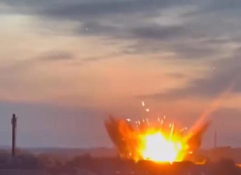 Nocny, zmasowany atak na Ukrainę. Rosyjska Federacji zaatakowała #Ukraine️ 300-400 bezpilotowymi dronami  i 50 rakietami balistycznymi. W Łucku i Tarnopolu odnotowano jeden z największych ataków podczas tej wojny. #UkraineRussiaWar #UkraineUnderAttack #ApteczkadlaUkrainy