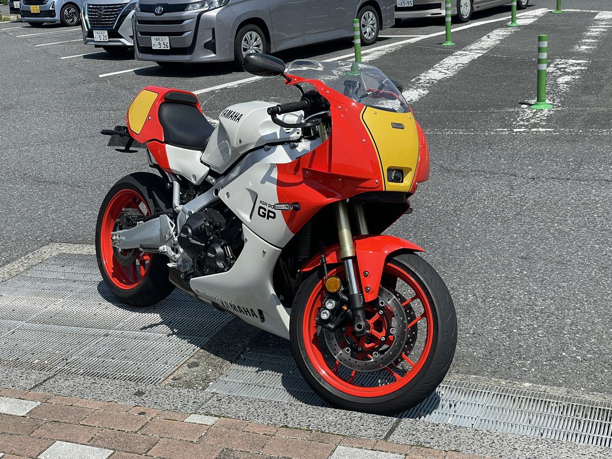 久しぶりにxsr900gp出動。