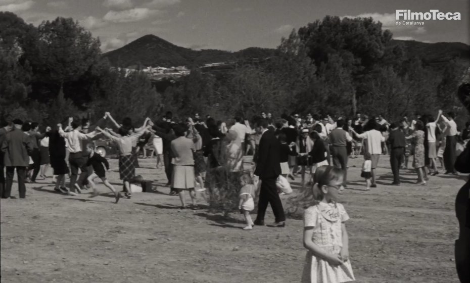 cultura_cat's tweet photo. Fins aquest diumenge 8 de juny podeu veure en línia 'Maria Rosa', l'adaptació de l'obra d'Àngel Guimerà a càrrec d'Armando Moreno amb Núria Espert.

👌🏾 Una digitalització que s'emmarca en el projecte #VisibilitzemCinemaCatalà de la @filmotecacat.

▶️ https://t.co/9PdjYebay5 https://t.co/f6asito7Nv