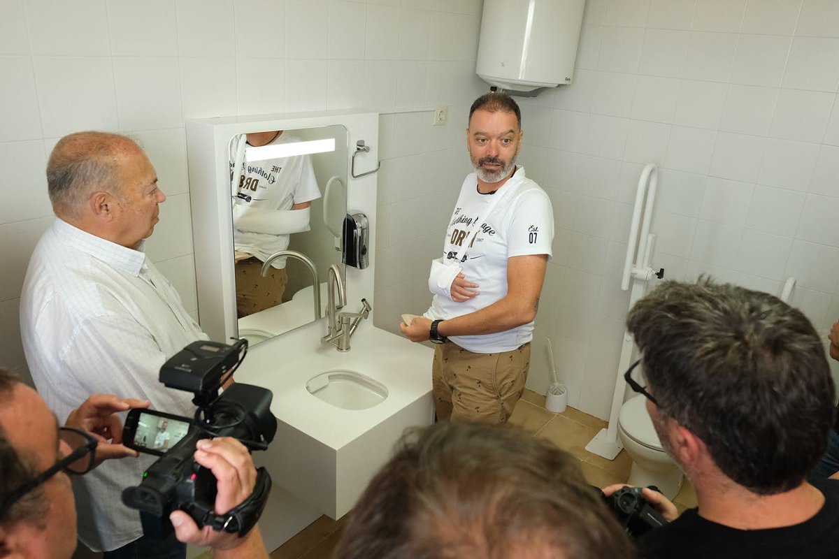 ACCU Sevilla (@accusevilla) on Twitter photo Nuevo aseo adaptado para personas ostomizadas en la Playa Central de <a href="/Ayto_ic/">Ayto. Isla Cristina</a>.
Francisco Zamudio (1º Tte. Alcalde), Isabel López (Turismo y Playas) y M. Carmen Beltran (Salud).
Gracias por vuestra solidaridad y compromiso.
#VisibilidadEII #Crohn #ColitisUlcerosa #Ostomías Nuevo aseo adaptado para personas ostomizadas en la Playa Central de <a href="/Ayto_ic/">Ayto. Isla Cristina</a>.
Francisco Zamudio (1º Tte. Alcalde), Isabel López (Turismo y Playas) y M. Carmen Beltran (Salud).
Gracias por vuestra solidaridad y compromiso.
#VisibilidadEII #Crohn #ColitisUlcerosa #Ostomías