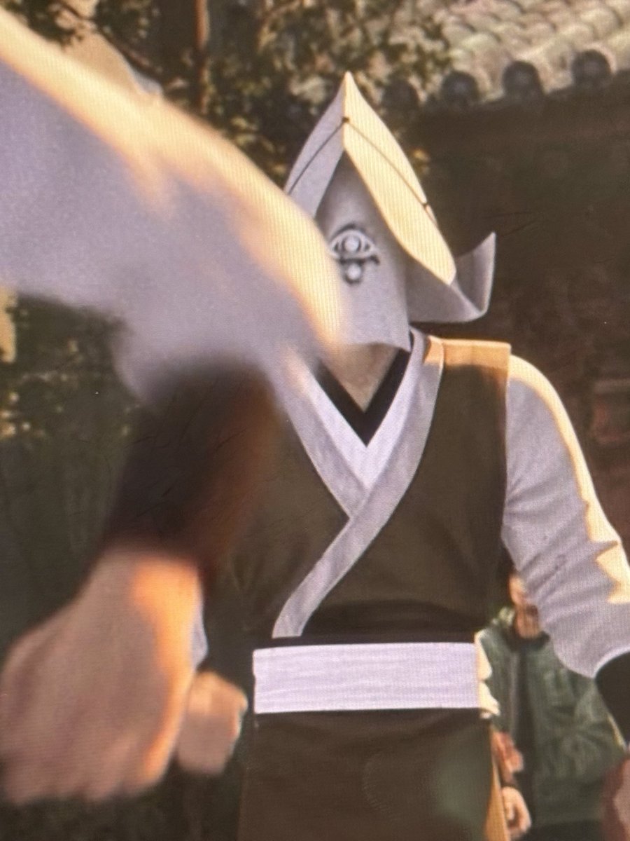 신도들… 색깔에 따라 가림천 눈 개수가 다르다