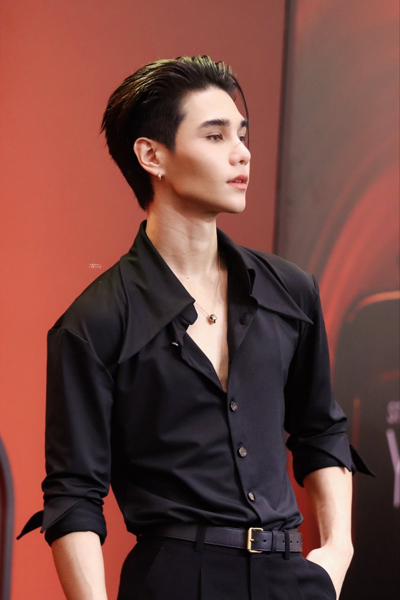 หล่อเหมือนไม่มีอยู่จริง 🥹

 #JeffXSWYarmani
･ﾟ:* <a href="/jeffsatur/">𝗝 𝗘 𝗙 𝗙 𝗦 𝗔 𝗧 𝗨 𝗥 (罗杰夫)</a> ૮🪐･͛ა #JeffSatur ･ﾟ:*