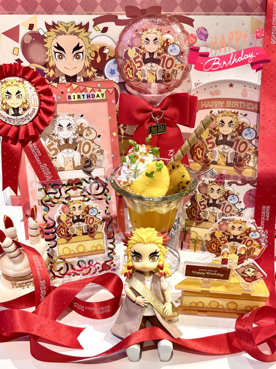 一年前の 腕組み真正面✩.*˚
キリッ⸝꙳.⋆ ニッコリ⸝꙳.⋆ うむっ！！
タキシード煉獄さんでお祝い🥂