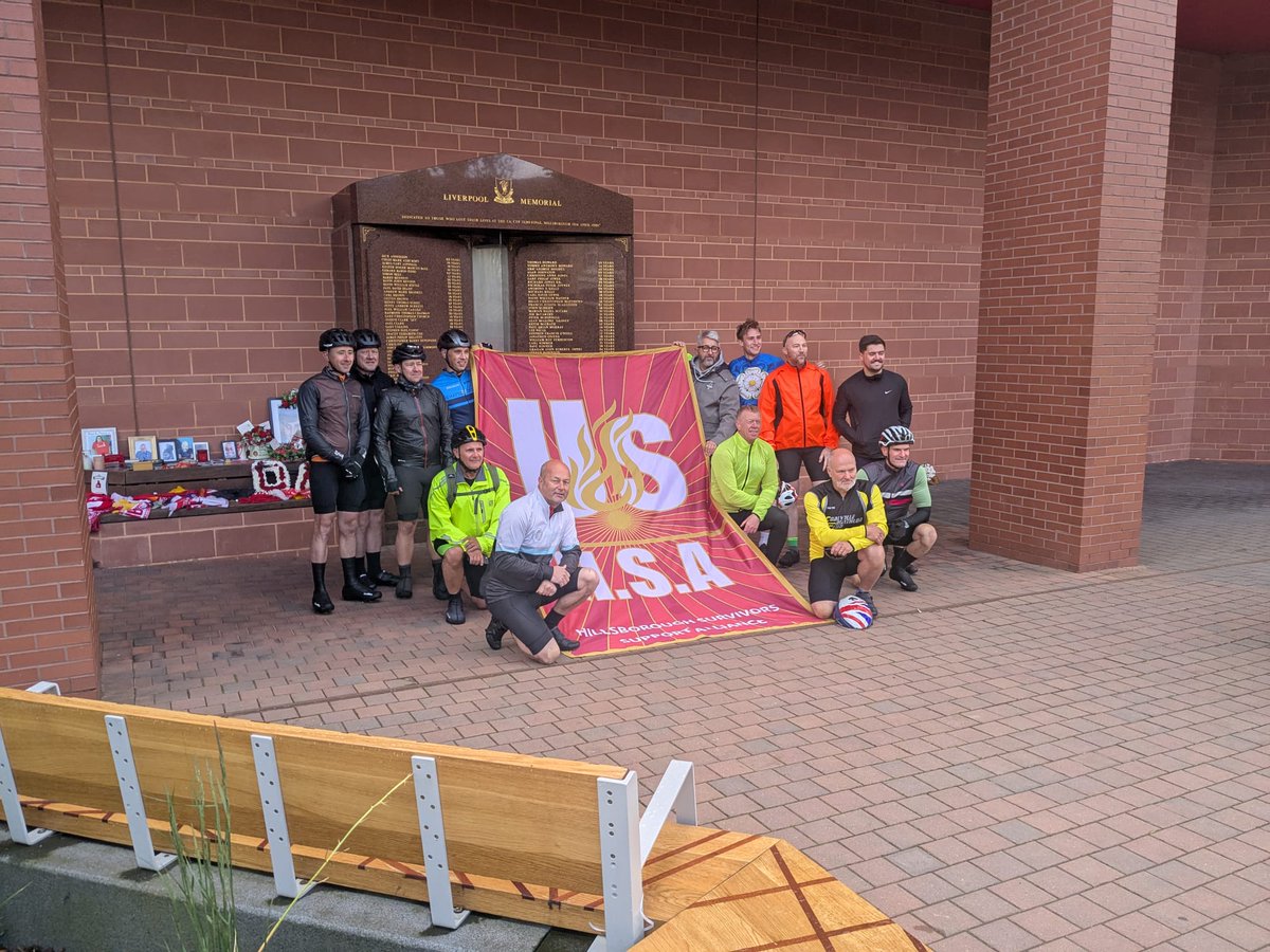 gofundme.com/f/anfield-to-h…

Colin and the team ready for the start of their bike ride to Hillsborough. Good luck everyone 🔥