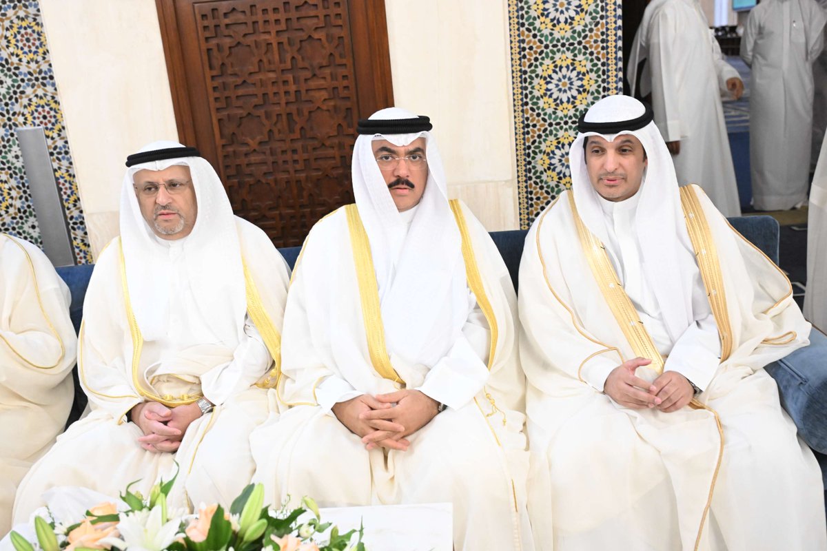 Kuwait Crown Prince performs Eid Al-Adha prayers at the Grand Mosque

kuna.net.kw/ArticleDetails…

#KUNA #KUWAIT