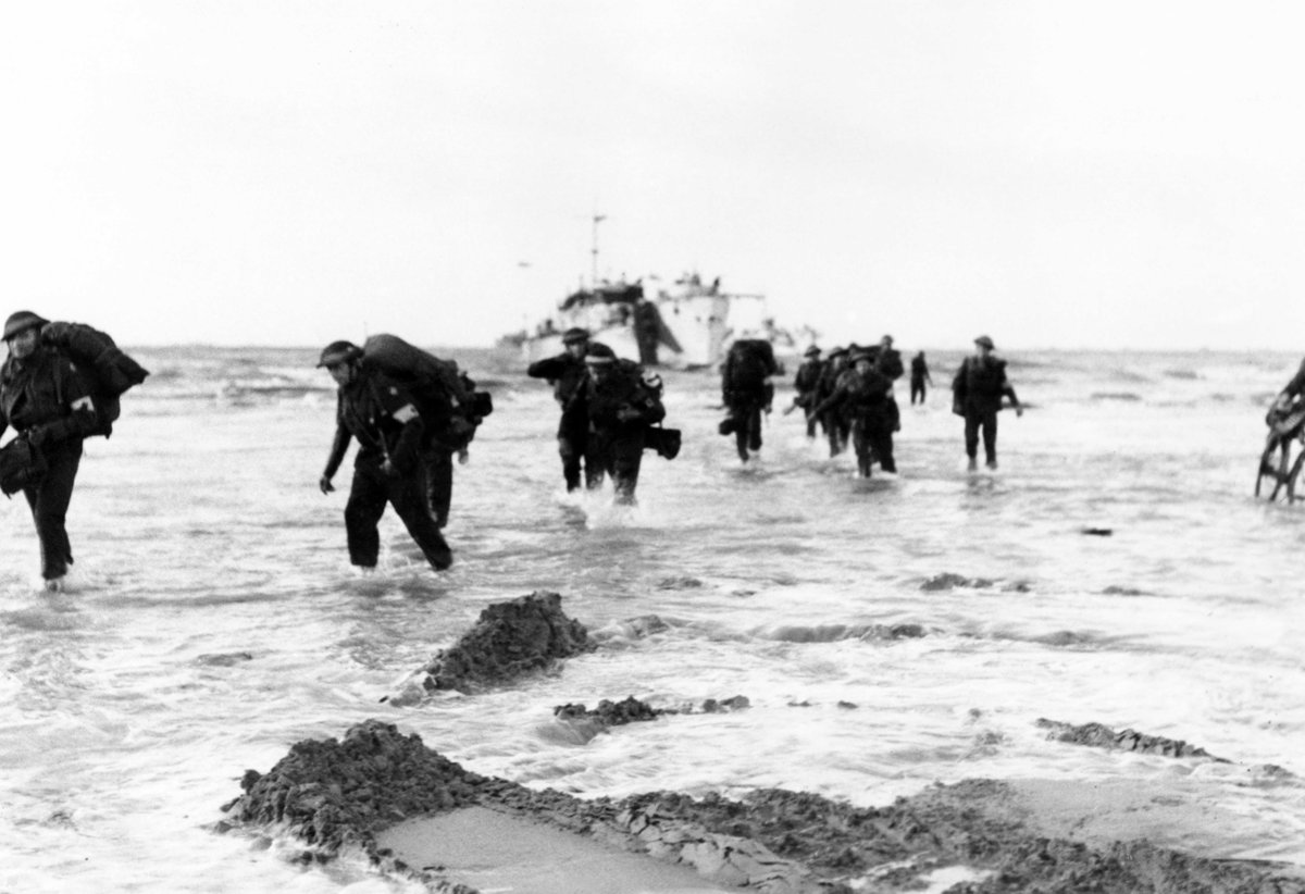 Today in 1944, Operation Overlord was underway. D-Day was a huge, ambitious operation, seeing over 156,000 Allied troops land in Normandy, either by air or on the beaches. The invasions marked a significant turning point in WWII.

📷© Mirrorpix
