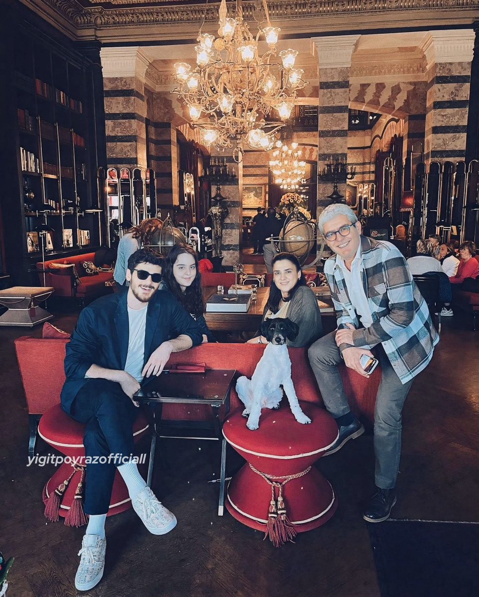 Sevdiklerinizle birlikte huzur, mutluluk ve sağlık dolu nice bayramlar geçirmenizi dileriz. Her yeni gün, daha adil ve sevgiyle örülü bir dünyaya atılan umut dolu bir adım olsun. Bayramınız kutlu olsun! 🙏💛

#YiğitPoyraz #YPFC #Survivor2025
#Survivor2025AllStar