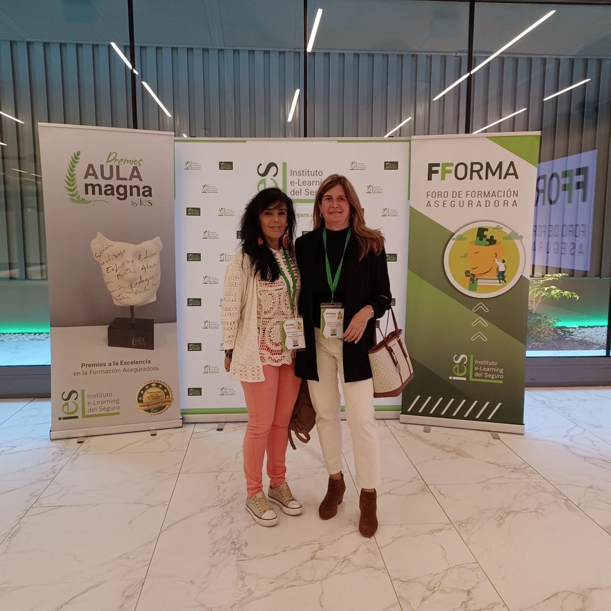 CMICEFuencarral's tweet photo. 🏆 El 22/05 asistimos al Foro de Formación Aseguradora organizado por el Instituto e-Learning del Seguro.
Recordamos con orgullo nuestro Premio "Aula Magna" 2023 🥇🙌
#CRNFuencarral #FormaciónAseguradora #RRHH #SomosCRN #FormaciónProfesional #CFASyF #InnovaciónEducativa https://t.co/7PKKpnPB0Z