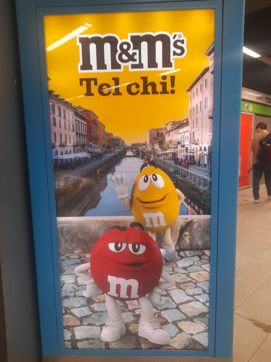 Michela26257828's tweet photo. Quando preferisci nel video avere un pupazzo anche se si chiama #Gabibbo e loro si vendicano facendo da sole! Mitiche #M&M #michele_bravi #midascrivecose #popolare #tormentone https://t.co/WC5qjS4CXQ