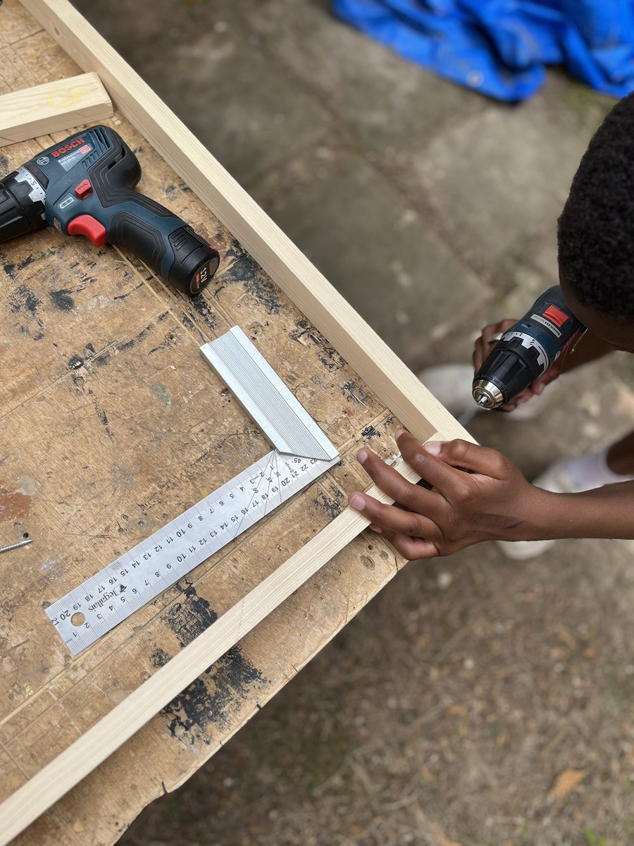 de Montaigne Alexandra tweet media