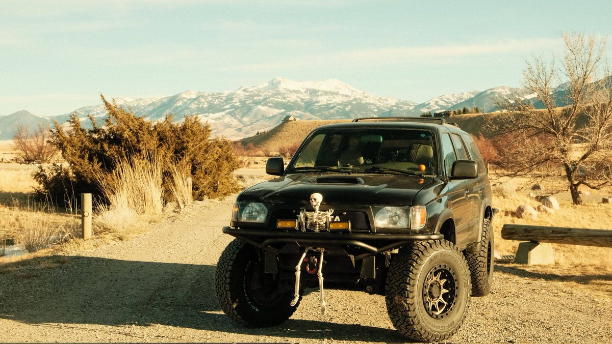 BIackoutDev's tweet image. Don't normally post life stuff but I've been working on getting this 4runner (my daily driver for the last 5 years) completely restored. And im finally doing the interior and Im pretty proud of how its coming along. Hyped for the finished product
So here is a lil update on that.