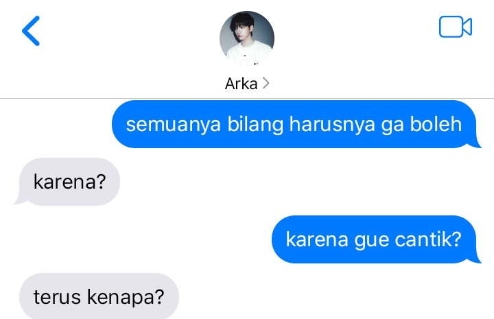 daengsung few-tweets au

"Katanya, kalau cinta tinggal bilang saja ke orang yang dituju. Tapi kata mereka, cintaku salah... 𝘬𝘢𝘳𝘦𝘯𝘢 𝘥𝘪𝘢 𝘭𝘢𝘬𝘪-𝘭𝘢𝘬𝘪 𝘴𝘦𝘱𝘦𝘳𝘵𝘪𝘬𝘶. "
#OnePrideWritingChallenge