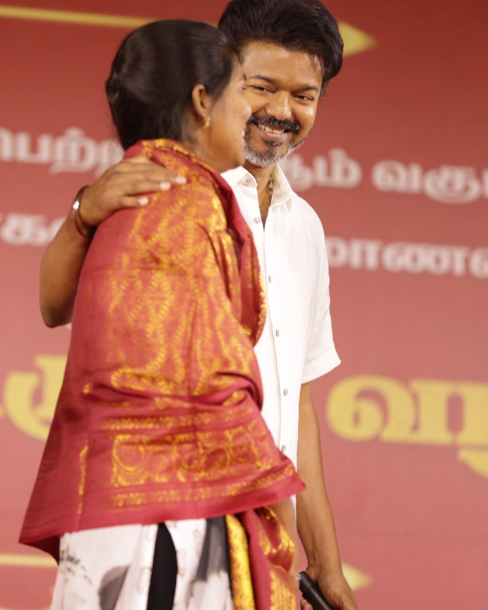 ஊர் எதிர்த்தாலும்..
அவனுக்கு ஆயிரம் யானையின் பலம் !
யார் தடுத்தாலும்.. 
அதை போரிட்டு முடிக்கிற குணம் ! 

#TVK <a href="/TVKVijayHQ/">TVK Vijay</a> ♥️🤗