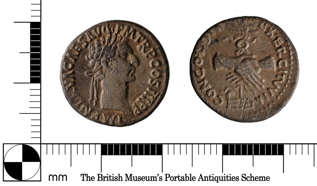YORYM_FLO's tweet image. This Roman silver denarius of Nerva bears the imagery of clasped hands holding a legionary eagle with an inscription which translates to "Unity of the Army". This refers to the harmony and cooperation within the military during Nerva's reign. #FindsFriday finds.org.uk/database/artef…