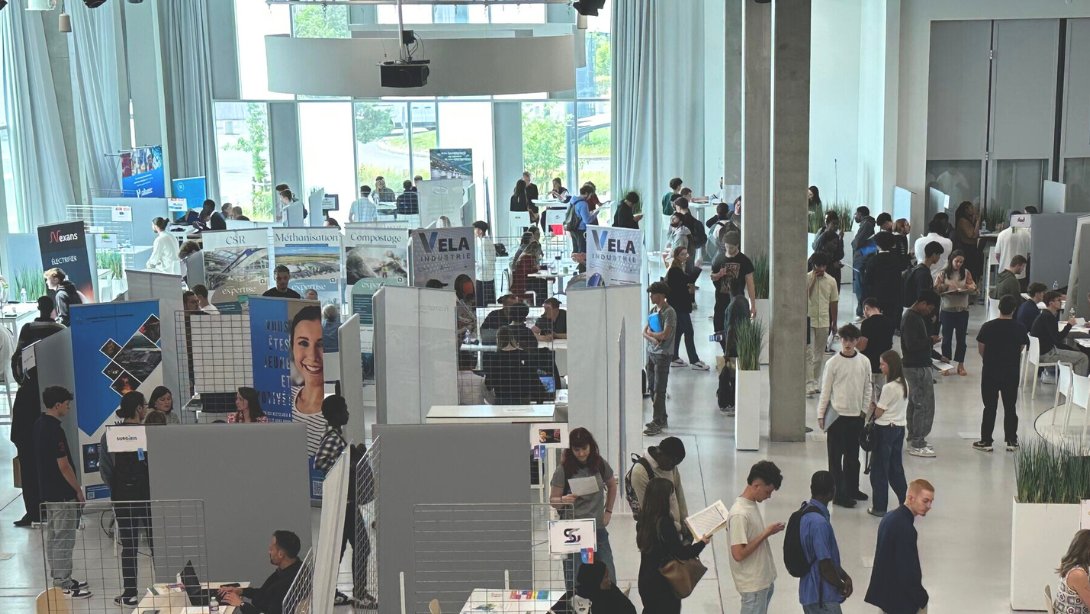 #Jobdating #alternance #BUT🙏Merci aux #entreprises pour votre confiance ! Votre engagement envers nos étudiants #IUT est précieux &amp; permet de riches échanges. En attendant les contrats 2025, rendez-vous est pris pour 2026 !#uphf #valenciennes #cambrai #maubeuge <a href="/lesIUT/">Les IUT</a> #apprenti