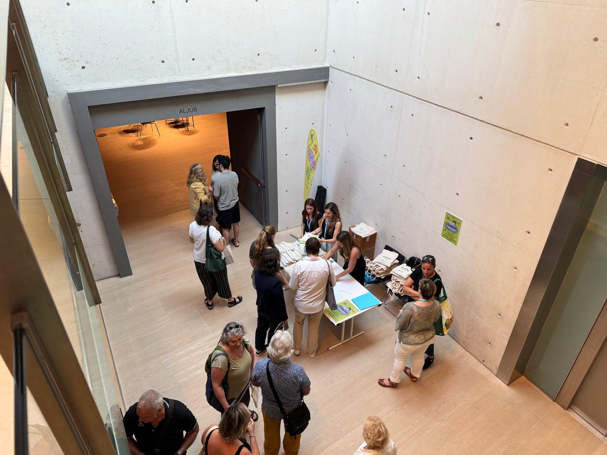 #CulturalMent

📣I Encontre de Cultura i Salut Mental

✔️Mes de 150 professionals

👏Amb la participació de:
-Pianos vius
-La Nostra Veu

<a href="/apropacultura/">Apropa Cultura</a> Secretaria tècnica 
<a href="/aracelibosch/">Araceli Bosch</a> presenta i condueix  
<a href="/GIRASOLSalutMen/">Associació GIRA-SOL</a> catering