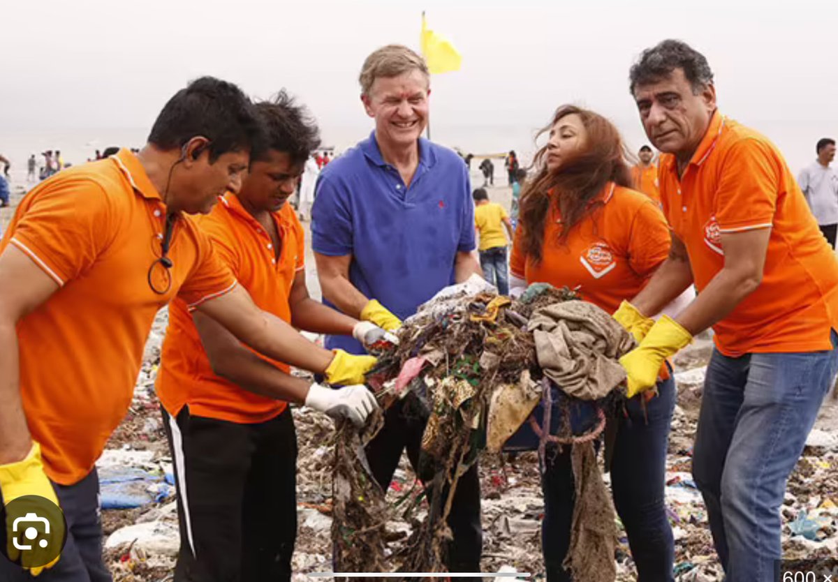 Let´s Beat Plastic Pollution!

At World Environment Day, yesterday,  people all over the planet raised their flag against plastic pollution. I am proud we started this global campaign during my tenure at UN Environment.

The bad news is that plastic pollution is a horrible triple