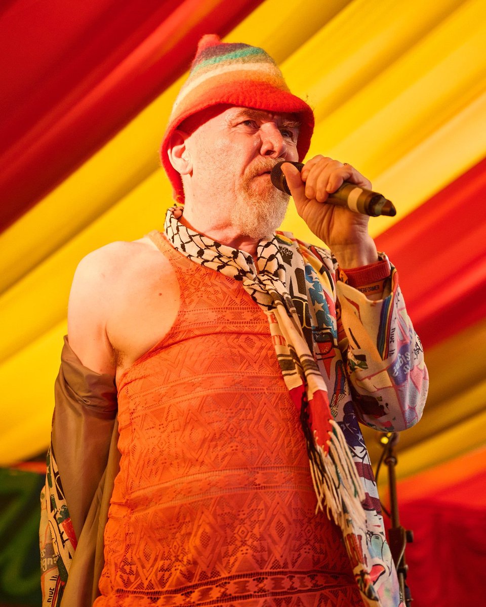 #SpectrumFestival today. #Leeds. Hope you're already here...or you're sadly missing out!

Last month #MikArtistik celebrated his 70th at #BeardedTheory.

Couldn't get enough singing, dancing, and strutting, so the #EgoTrip is back to give you a great show. Enjoy.

📷 Dan Reddick