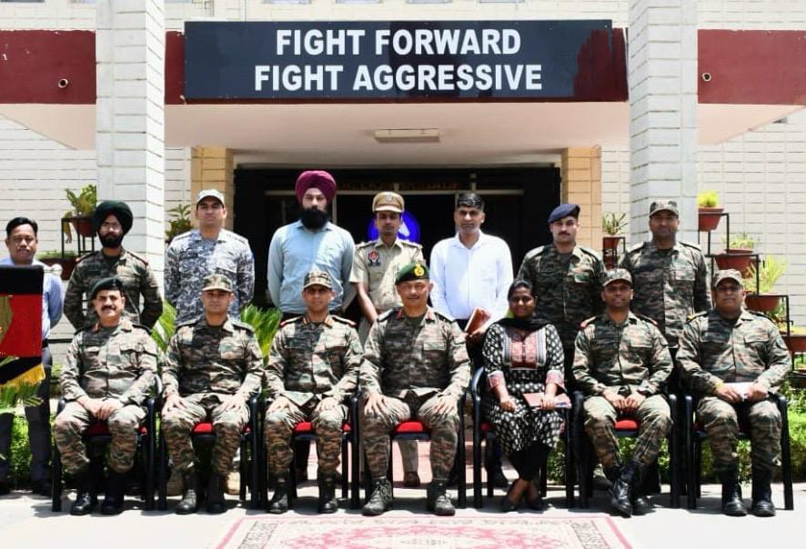 PRODefRjsthn's tweet photo. #SaptashaktiCommand  conducted Civil-Military coordination meet to bolster synergy amongst #IndianArmy,#BSF, #PunjabPolice &amp; #StateIntelligence agency for actionable intelligence sharing, EarlyWarning,Quick Response against Hybrid threats.
@SpokespersonMoD
@SWComd_IA
@IaSouthern https://t.co/0WMMk7PltF