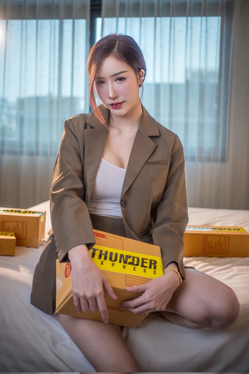 ส่งทันใจ​ ส่งธันเดอร์!!!
#เสี่ยวหยู #สงครามส่งด่วน #madunicorn