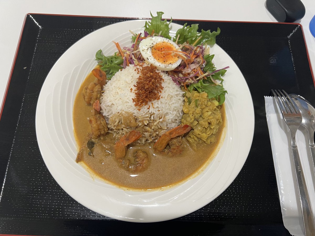 所沢のラジャラタさん。この辺では希少な本格派のスリランカカレーですが、今までディナーではカレーライスがなく、、こないだ行ったら写真のエビカレーが食べられるようになってました！うまい😋行く機会ふえそうです！