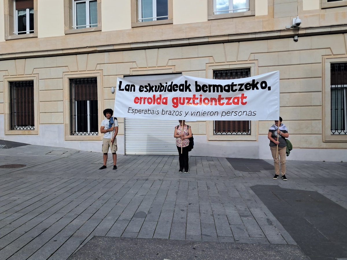 Erroldari gabe izaterik ez!

El Padrón es un derecho, no un privilegio.

#gasteiz