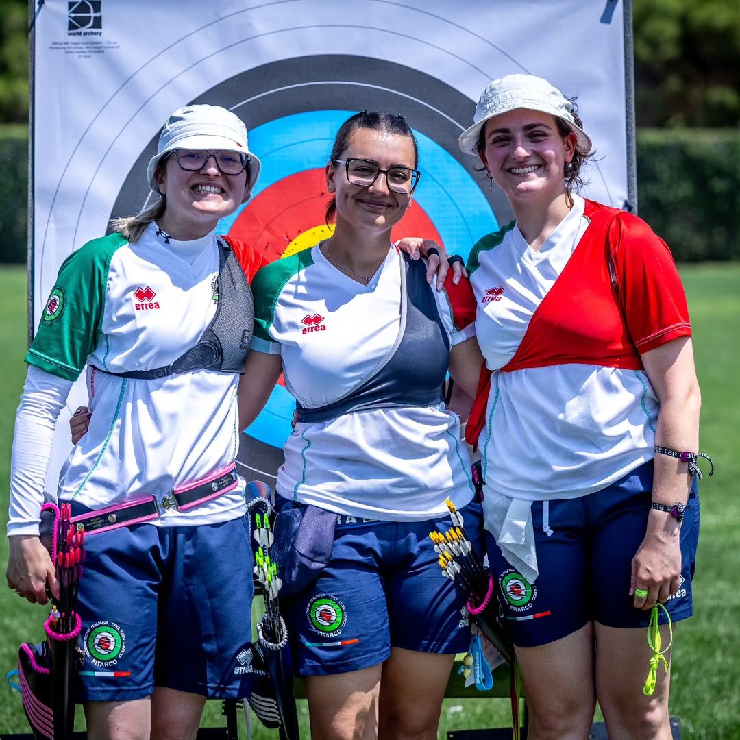 L’ARCO C’È 🏹

In questi giorni di Coppa del Mondo ricchi di eliminatorie, da Antalya arriva già una splendida notizia! 🤩

Le ragazze del ricurvo femminile sono in finale per l’oroooo! 😯

Chiara Rebagliati, Roberta Di Francesco e Loredana Spera sfideranno gli Stati Uniti