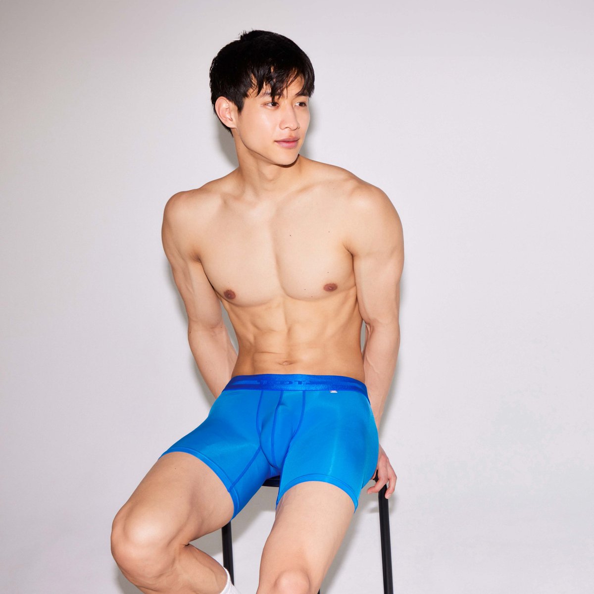 【おすすめ製品】
ReNEW TOOT NYLON LONG
toot.jp/products/bc23a…

身体の曲線や動作による凹凸の変化にもしなやかにフィットする全方向型ストレッチ素材を使用した「ReNEW TOOT NYLON