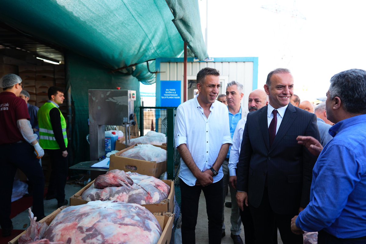 Belediye Başkanımız Sayın Alper Yeğin, Paşaköy Kurban Satış ve Kesim Alanı’nı ziyaret ederek incelemelerde bulundu.

#BayramınızKutluOlsun