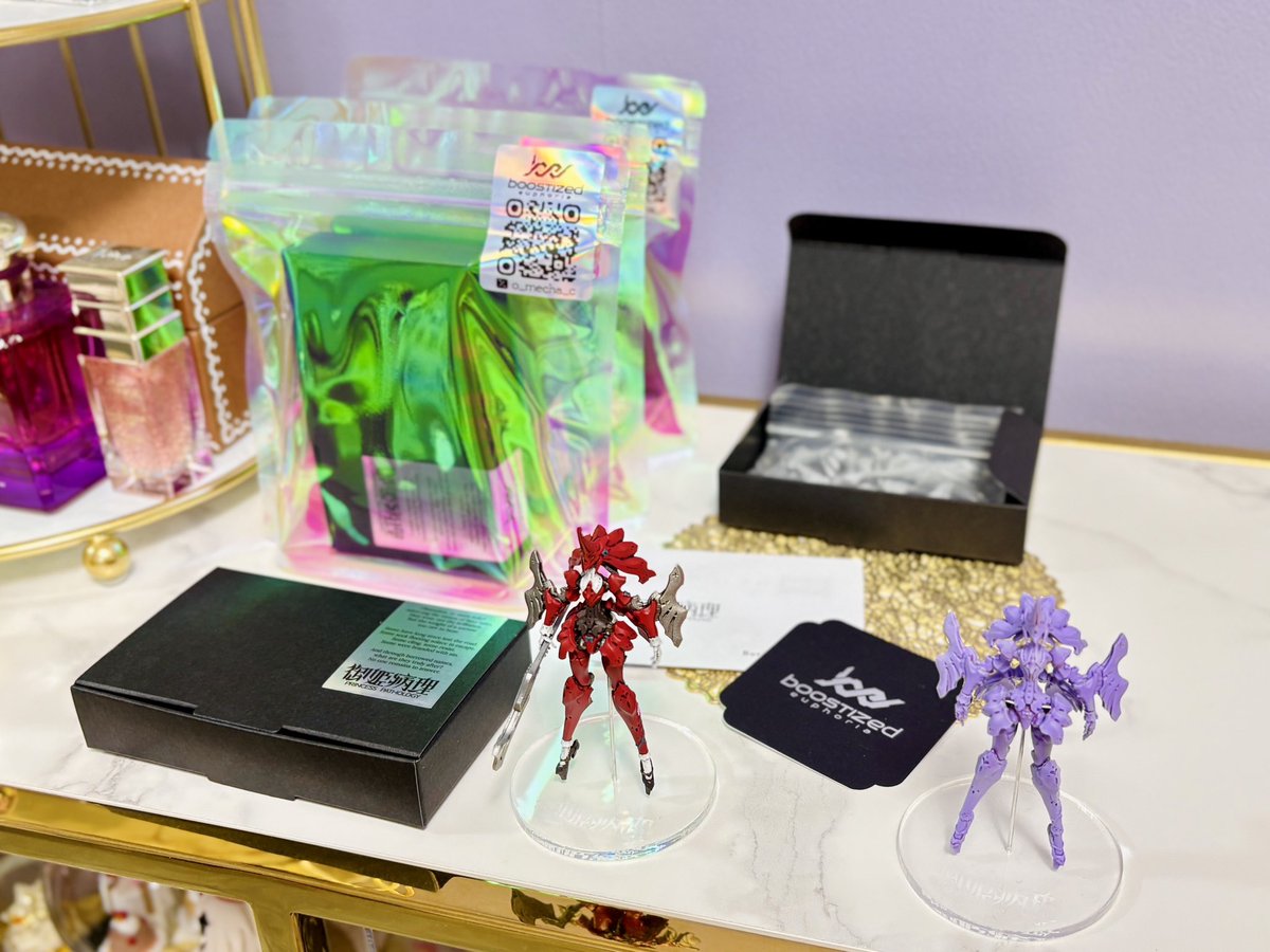 o_mecha_c's tweet image. 明日の
#となりのモケイフェスティバル7
に向けて準備中です。
お品書きは改めて夜に。
画像は、
オリジナルメカ
CUL-08R R.R.H (RED RIDING HOOD)
1/144 :¥2,000
3D出力品キット
新デザインのコンセプトも出力が間に合えば展示したいという意欲だけは溢れています。
【C37】です!
#となモ7