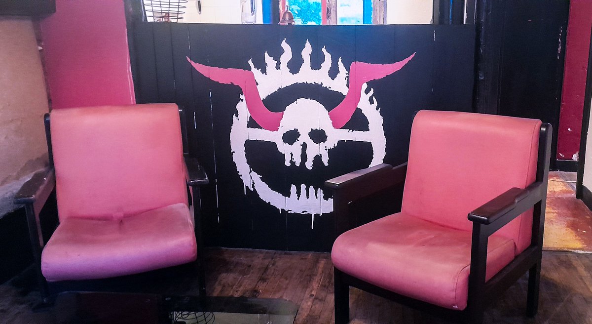 -Melvin Zed, il paraît que vous n'écoutez rien ni personne ?
-I take my orders from the Octoboss.