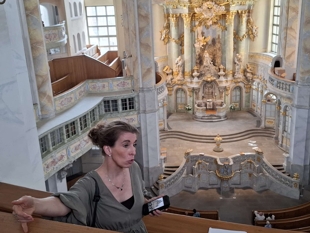 Heute am vierten Tag der Exkursion starten wir in Dresden mit einem Besuch der Frauenkirche und sprechen dort mit der Geschäftsführerin der Stiftung Maria Noth über Erinnerungskultur und die Aufgaben der Frauenkirche. Der nächste Termin ist dass die Gedenkstätte Bautzener Straße