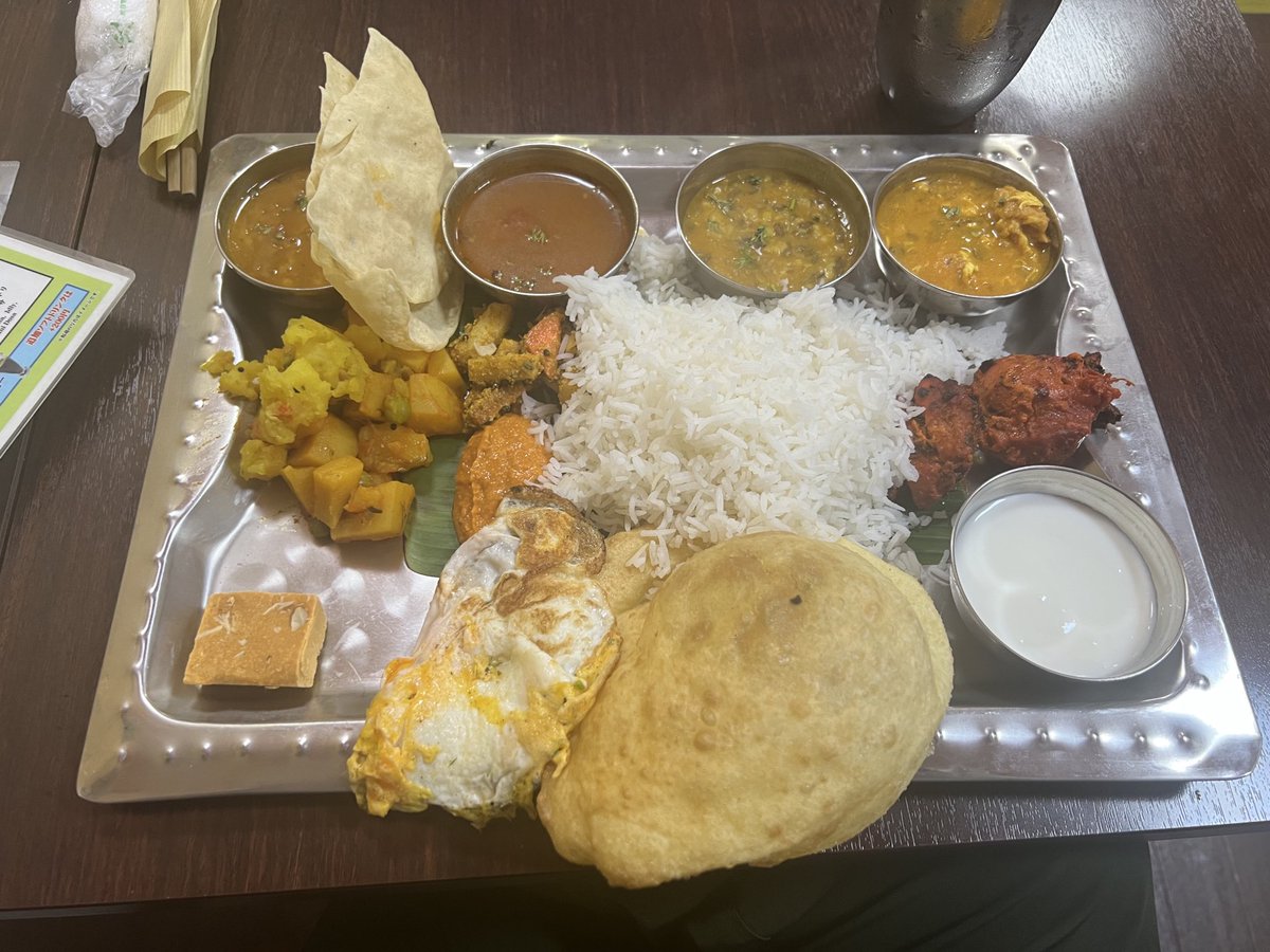 ♨️最近甲府のほったらかし温泉にはまってて、店が休みだとちょこちょこ行きますが、その近くのサガルラトナという店は新宿のムットを彷彿させるミールスがおいしい。温泉とセットになってます