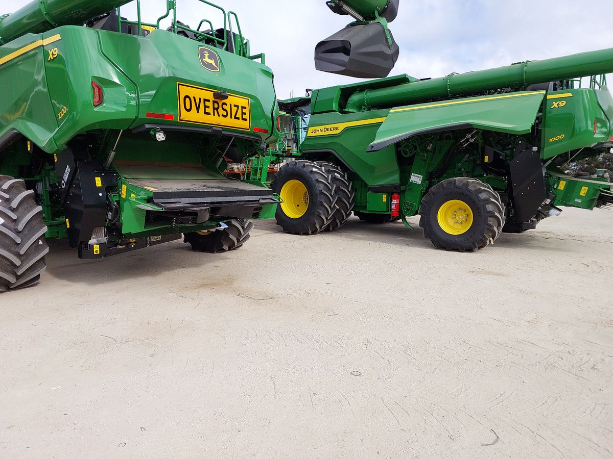 seed_terminator's tweet image. Double trouble 😎
Donohue’s twin John Deere X9 1000s are now kitted out with Seed Terminator Pro X.
Big thanks to the Donohue family, as well as @EmmettsGroup Swan Hill, plus a shout out to Clive &amp;amp; Ryan for the fit-up and handover.
#TerminatorLegends #ProX #SeedTerminator…