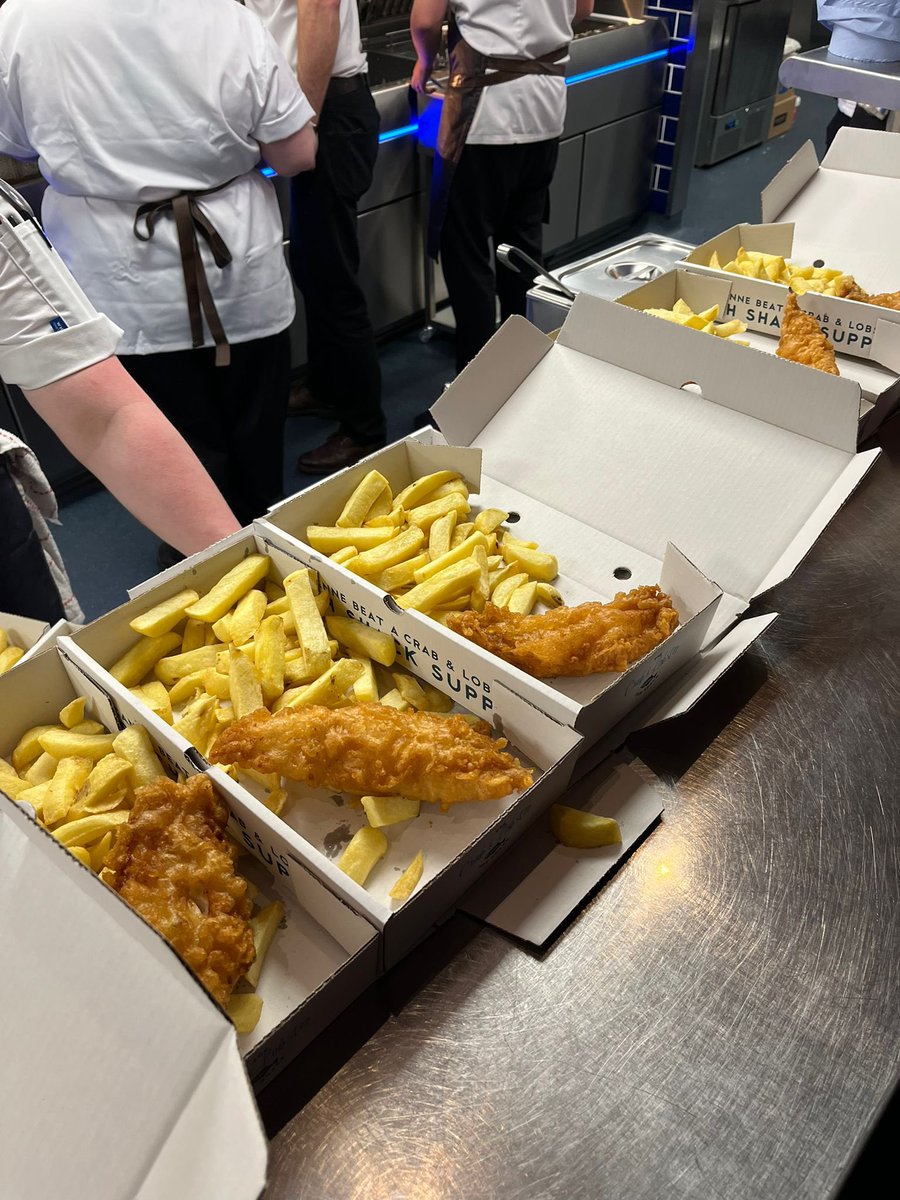 Fantastic launch last night at The Crab &amp; Lobster Fish Shack in South Queensferry, Edinburgh!

Great vibes, brilliant team &amp; top menu 👏

Wishing you all the best from everyone at #Middletons

#NationalFishandChipDay #FishAndChips #NewLaunch #SouthQueensferry #TheBatterBoys
