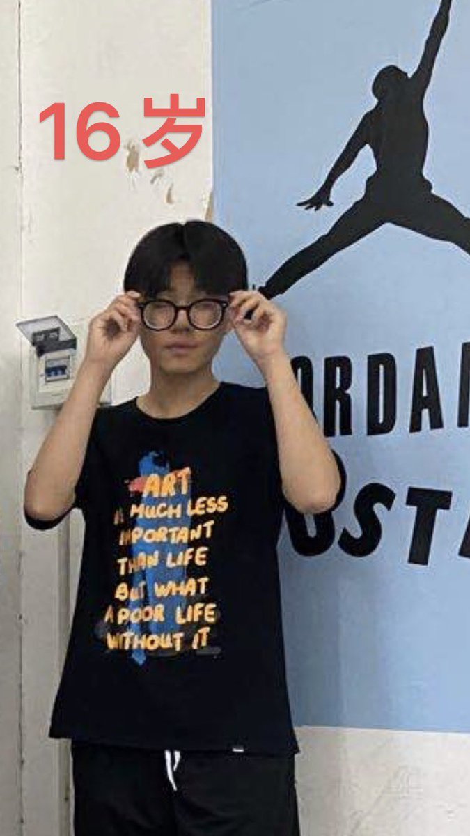KeHenryA8's tweet photo. 科崽的 14-16-17-19 年龄阶段的变化

😜《男模成长历险记》

我觉得最大的变化就是 可以可以卖的越来越贵了😂😂😂 https://t.co/b94VmDJ6Ri