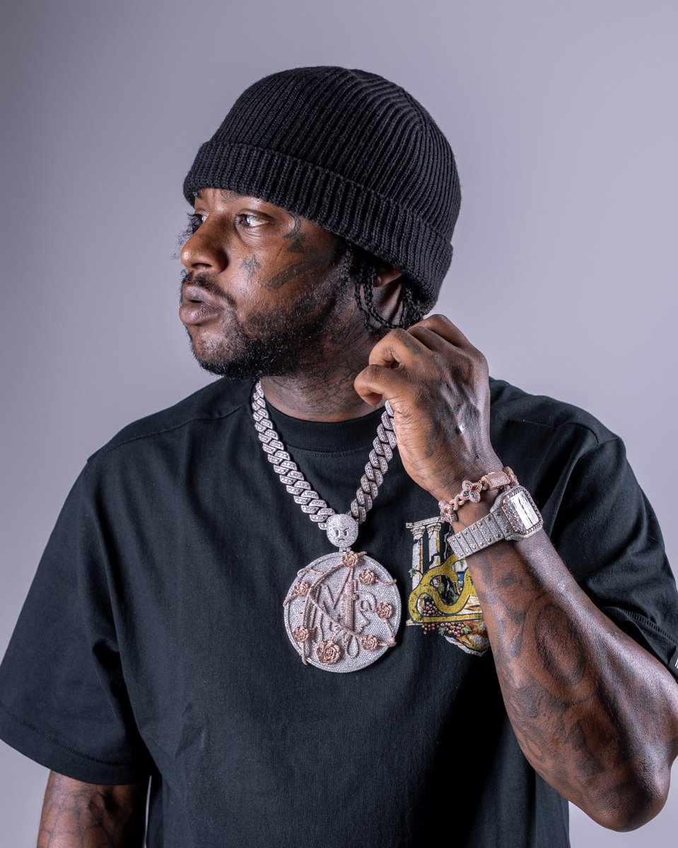 AmgTask's tweet image. Big task yall follow me , and stream my music 💪🏾🏆🙂‍↔️