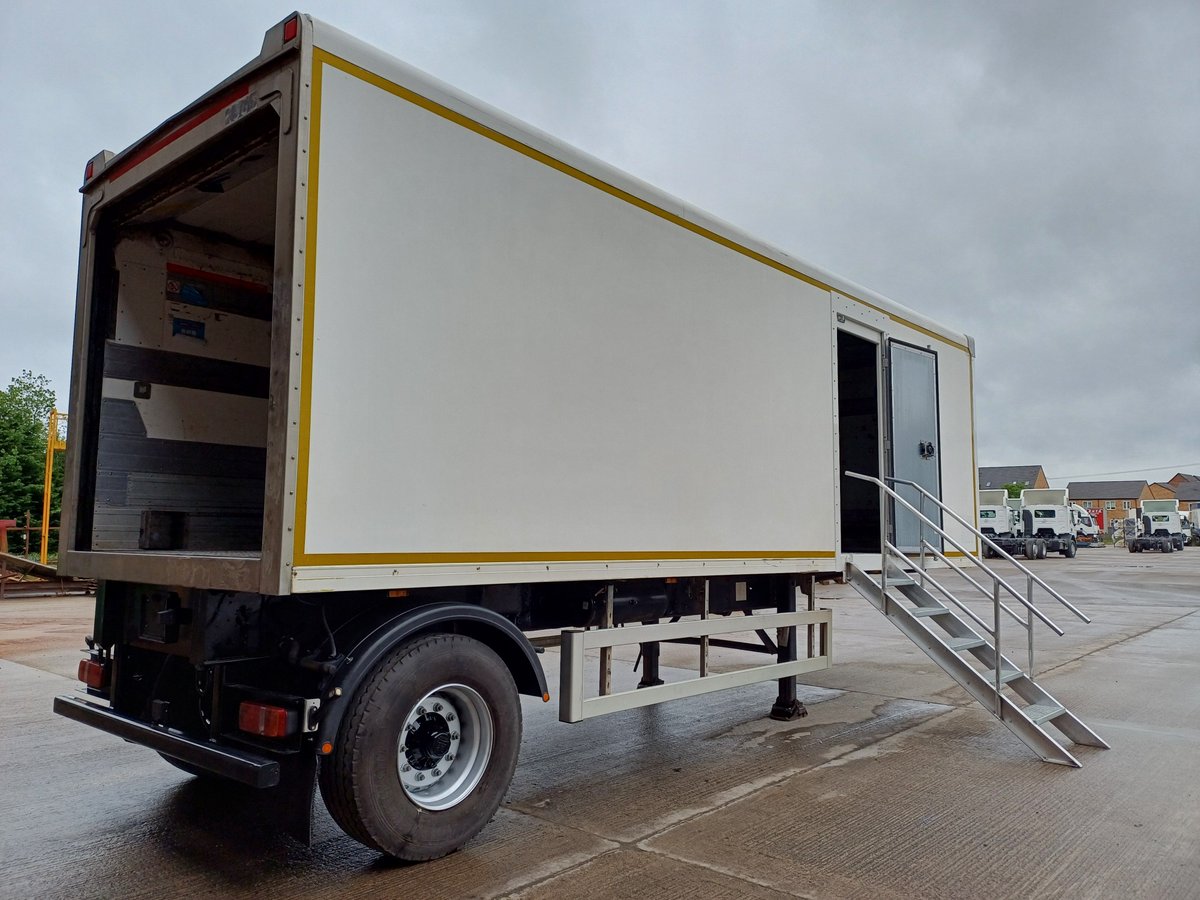 Fully stripped out with a new side door, roof hatch, access steps, and a fresh refurb — this one's ready for the road again! 😱 😍 

Could your trailer do with some of this same TLC?...
Call Montracons dedicated repair center, and bring it back to life on 07949 709336 🚛 🎇