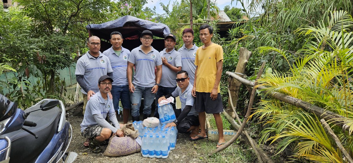Proud of you all
#CCIANFORUM

CCIAN Forum, an alumni of CC Hr Sec School, distributing basic essential items to flood affected families of the Alumni members.

The contribution was made purely on humanitarian ground, big or small
Loving and caring for each other is all we need.