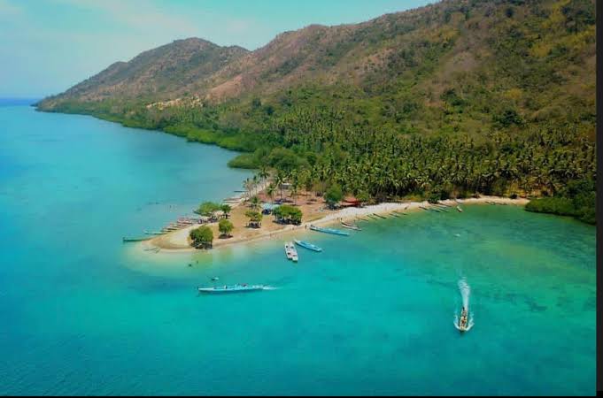 ferizandra's tweet photo. @intaanio Pulau Kabaena... 😥

Dulu...                                      Sekarang https://t.co/gBg1jfGawm