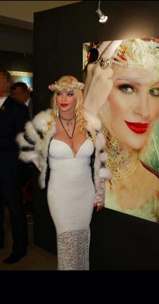 Una bellissima esposizione  dei miei quadri #artecontemporanea #museo #tour #art #paintings <a href="/cicciolina_uff/">Ilona Staller</a>