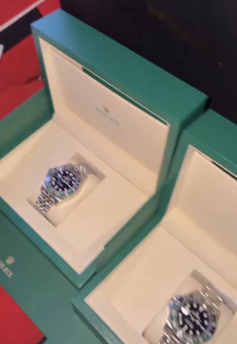 idextratime's tweet image. Skuad timnas Indonesia dapet hadiah jam tangan Rolex cuy. ⌚😦