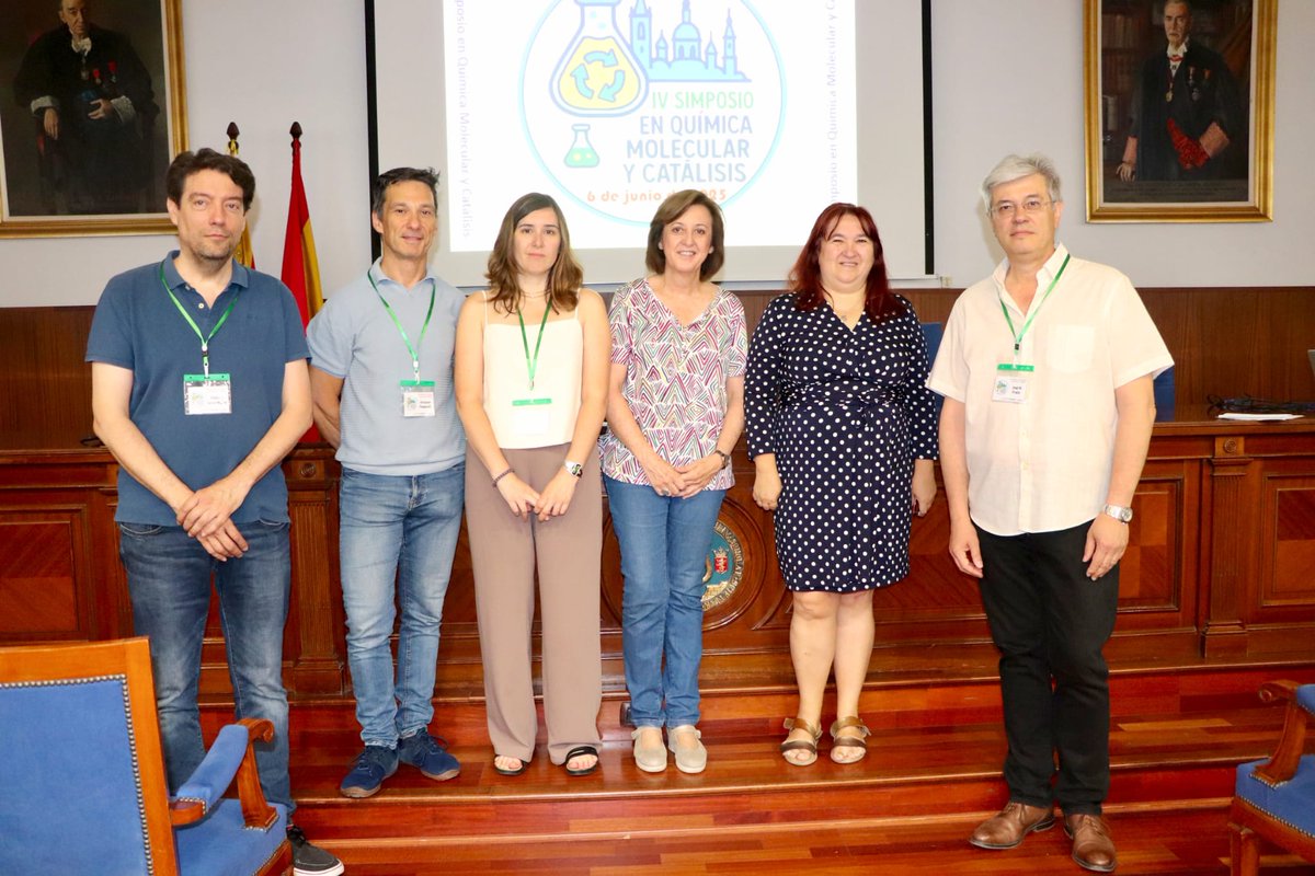 CSIC Aragón (@aragoncsic) on Twitter photo Comienza el IV Simposio de Química Molecular y Catálisis del <a href="/ISQCH/">ISQCH (CSIC-UNIZAR)</a> 👩🔬🧪
Inauguran la delegada @AragonCsic M.ª Jesús Lázaro, el director del ISQCH José M.ª Fraile, y la decana de la Facultad de Ciencias @Unizar Blanca Bauluz Comienza el IV Simposio de Química Molecular y Catálisis del <a href="/ISQCH/">ISQCH (CSIC-UNIZAR)</a> 👩🔬🧪
Inauguran la delegada @AragonCsic M.ª Jesús Lázaro, el director del ISQCH José M.ª Fraile, y la decana de la Facultad de Ciencias @Unizar Blanca Bauluz