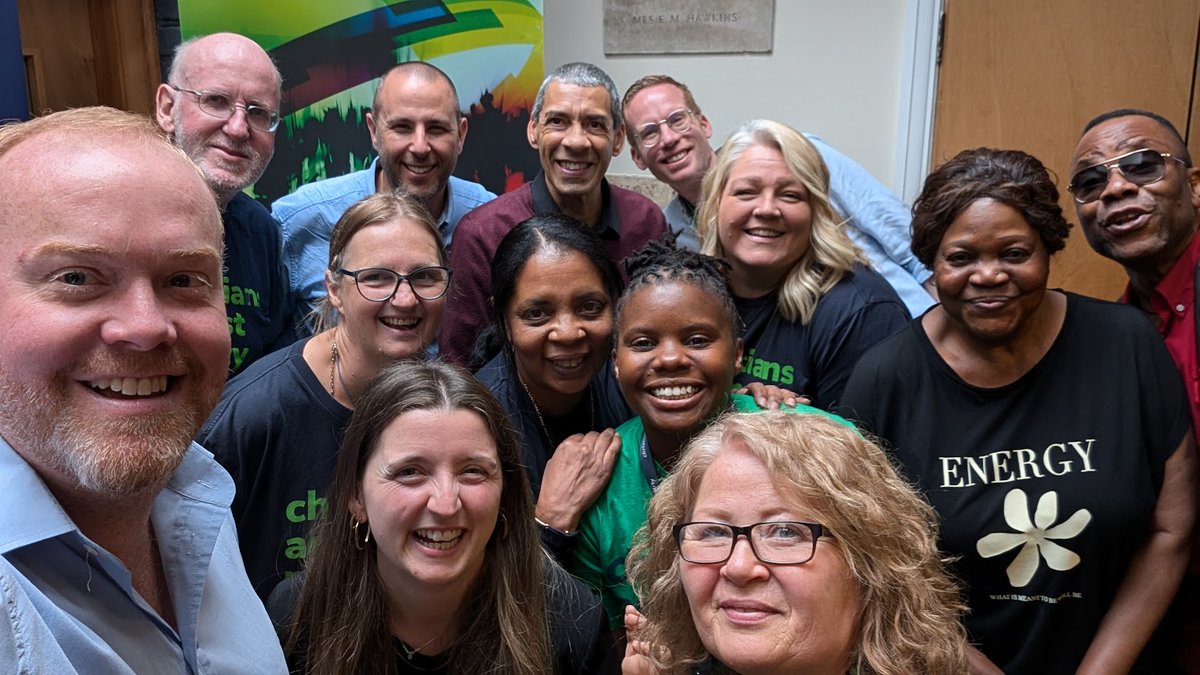 This #VolunteersWeek I want to give a massive shout out to the amazing local <a href="/CAPuk/">Christians Against Poverty (CAP) UK</a> workers who work tirelessly to support people in financial difficulty in their communities
For all those who volunteer their time, or stay on past their hours to go above and beyond - thank you!