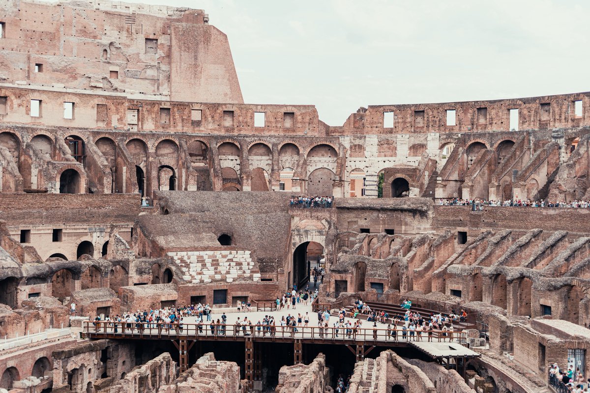 When in Rome 🦉

#GoOwls👐
#J5Tours