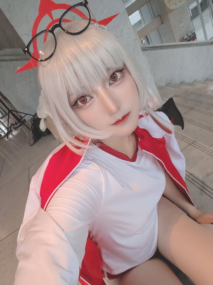 tabris_17's tweet image. あなたのサークル「le Petit Trianon」は、コミックマーケット106で「土曜日 西地区 “ね”ブロック-19b(西1ホール)」に配置されました!
ハルナとイオリの写真集出します🥳
遊びに来てください!