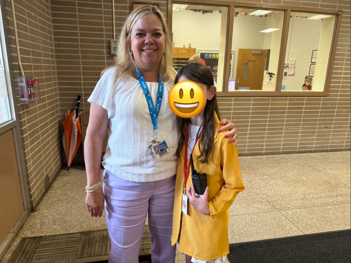 This scholar is Principal for the Day!  She is already busy managing the great things happening today at WES! ❤️🖤 <a href="/TriciaAngelini/">Tricia Angelini</a> <a href="/samyuhanick/">Samantha Yuhanick</a> <a href="/WarrenCubs/">Warren Elementary</a>
