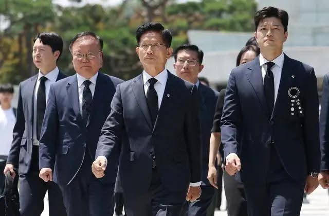 WoW! 
포스가 엄청납니다.

이제 다시 투쟁!